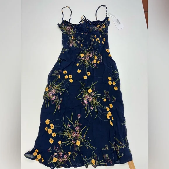 Reformation Genie Midi Dress in blue flora 4 - Picture 4 of 9